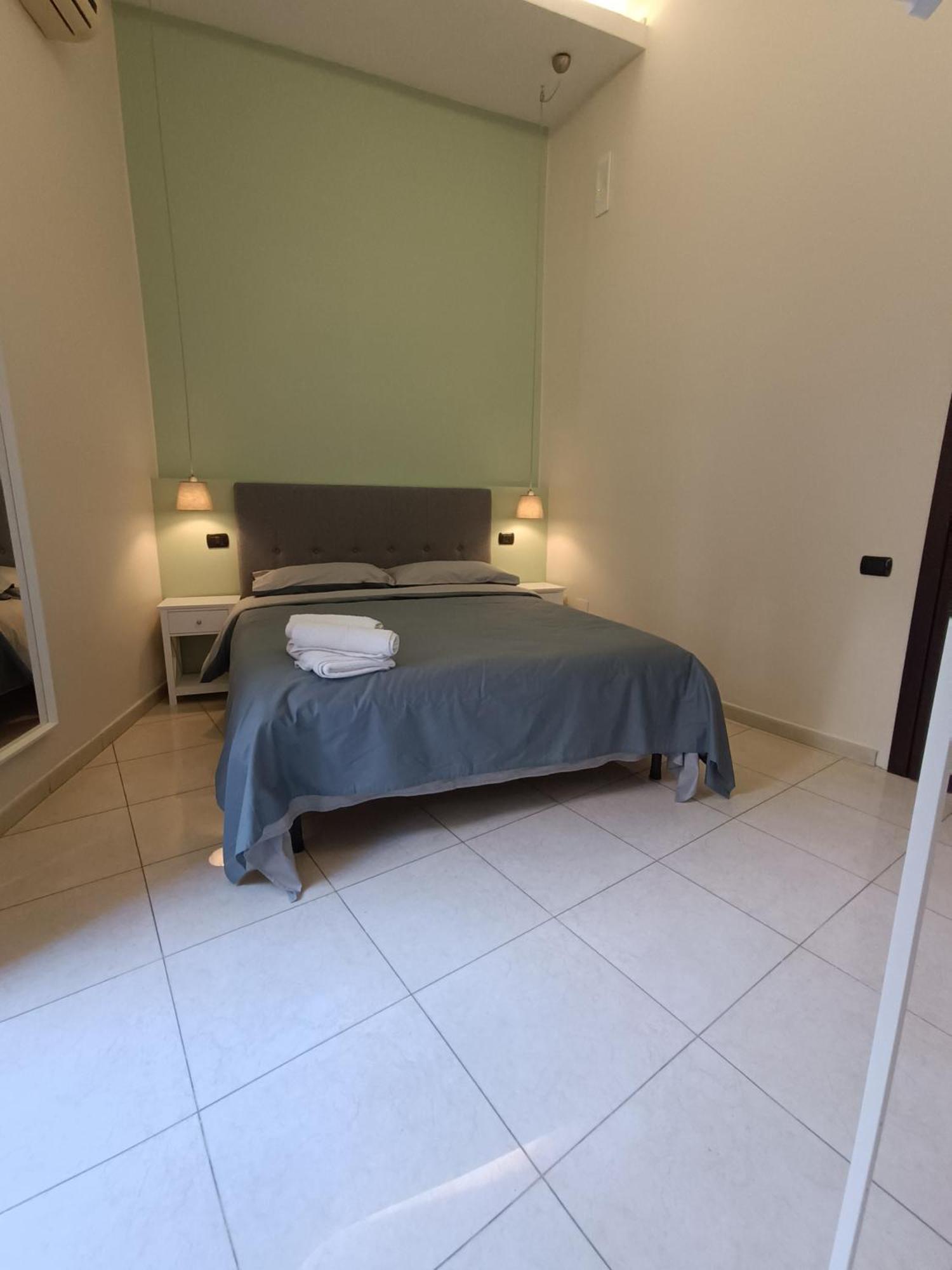 Residenza Geri - Suite And Home Napoli Centro Esterno foto