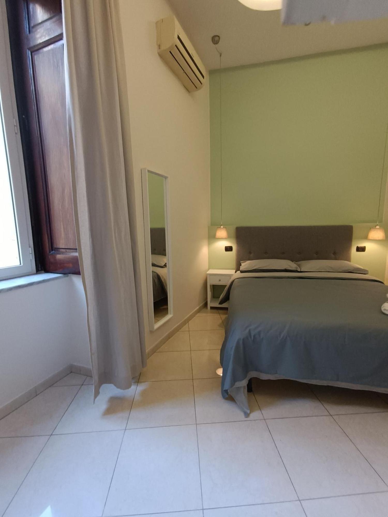 Residenza Geri - Suite And Home Napoli Centro Esterno foto