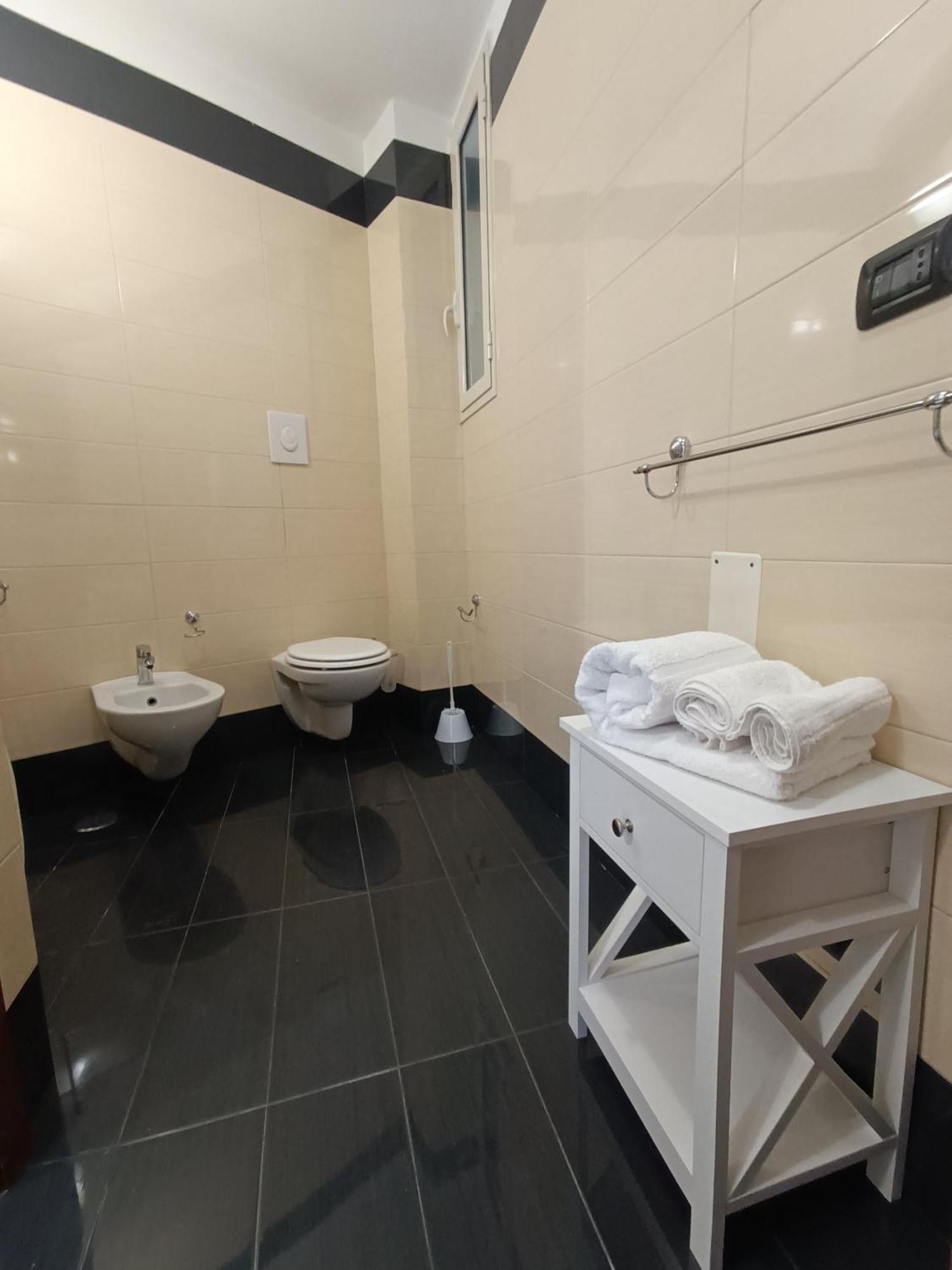Residenza Geri - Suite And Home Napoli Centro Esterno foto