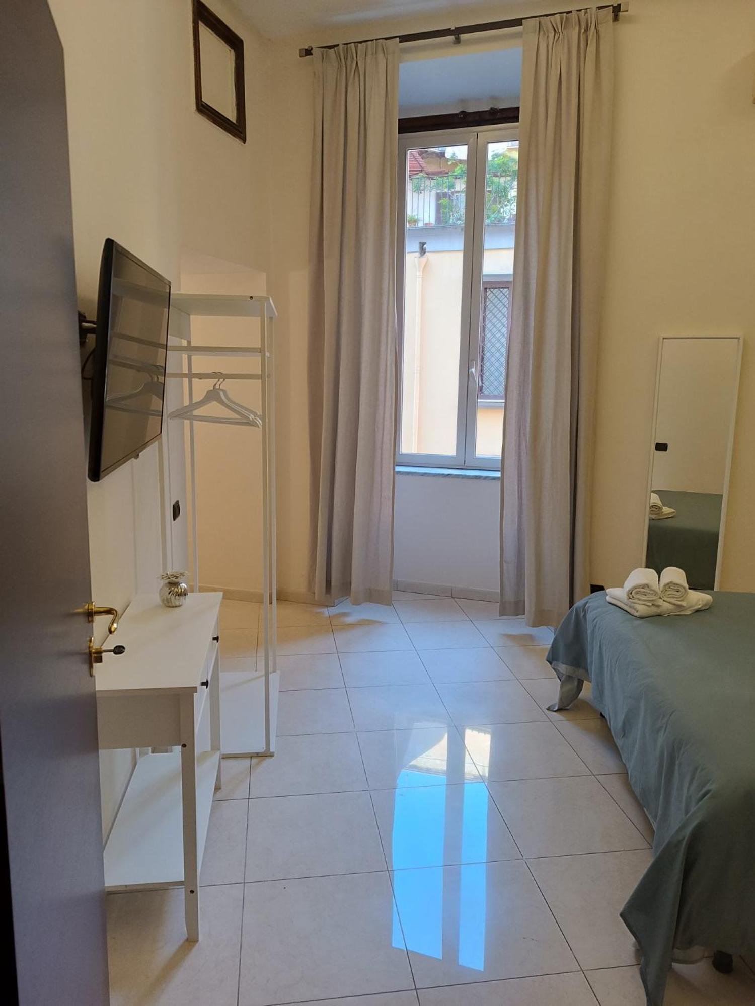 Residenza Geri - Suite And Home Napoli Centro Esterno foto